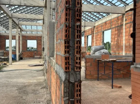 ผนังอิฐ 2 ชั้น | ก่อผนังอิฐเซรามิก 2 ชั้น อิฐเซรามิก อิฐพันปี C-Brick อิฐ มอก. อิฐแดง หลายขนาด ราคา IMG 1718